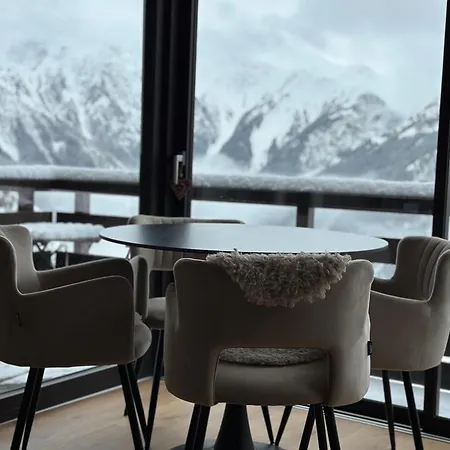 Face Au Glacier Apartment *