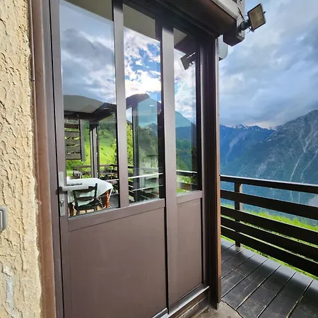 Face Au Glacier Apartment